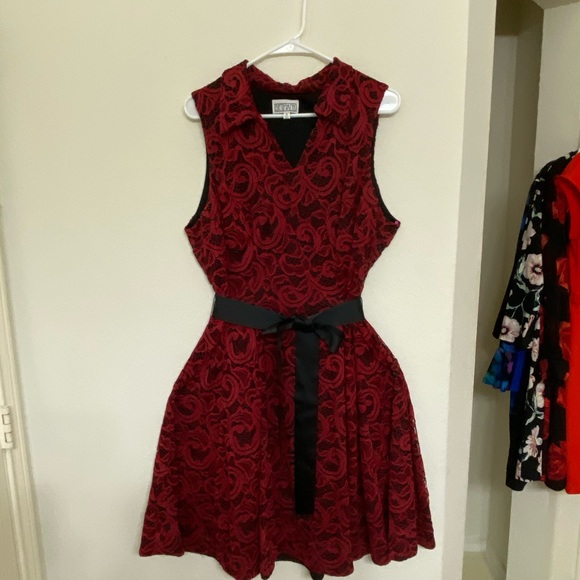 Red Dress - Picture 6 of 8